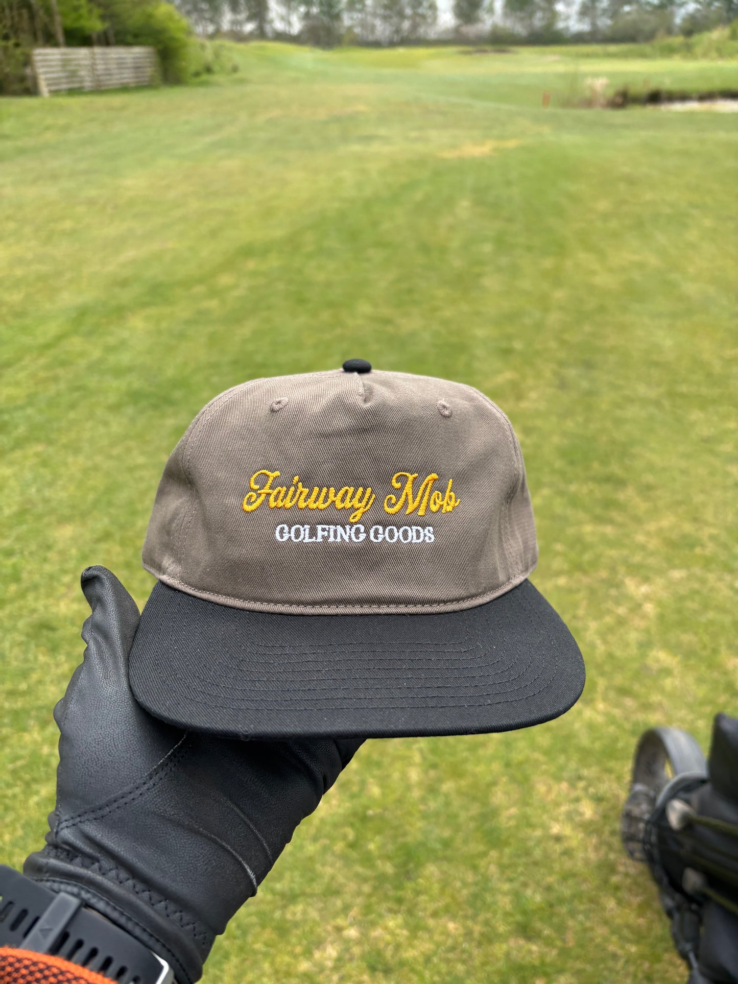 ‘Trevie’ Golf Cap - Walnut / Black